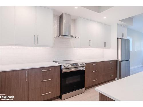 316 Seventh Street, Midland, ON - Indoor Photo Showing Kitchen With Stainless Steel Kitchen With Upgraded Kitchen