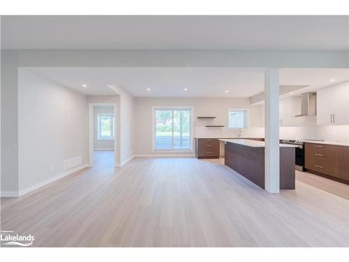 316 Seventh Street, Midland, ON - Indoor Photo Showing Kitchen