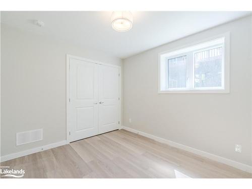 316 Seventh Street, Midland, ON - Indoor Photo Showing Other Room