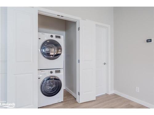 316 Seventh Street, Midland, ON - Indoor Photo Showing Laundry Room