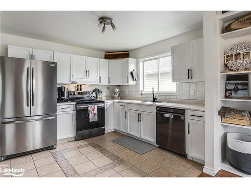 20 Bridle Road, Penetanguishene, ON - Indoor Photo Showing Kitchen