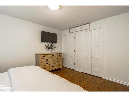 20 Bridle Road, Penetanguishene, ON - Indoor Photo Showing Bedroom