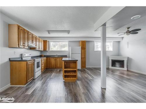 20 Bridle Road, Penetanguishene, ON - Indoor Photo Showing Kitchen