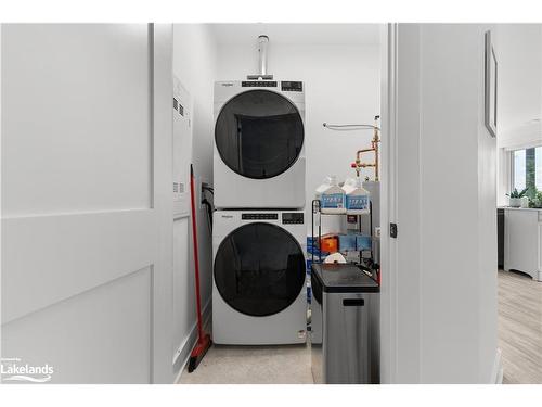 109-18 Campus Trail, Huntsville, ON - Indoor Photo Showing Laundry Room