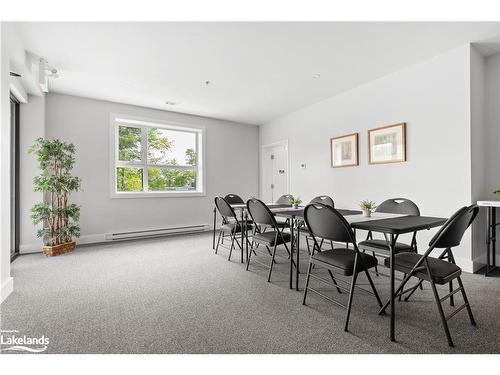 109-18 Campus Trail, Huntsville, ON - Indoor Photo Showing Dining Room