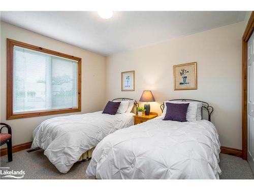 11 Wickens Lane, Thornbury, ON - Indoor Photo Showing Bedroom