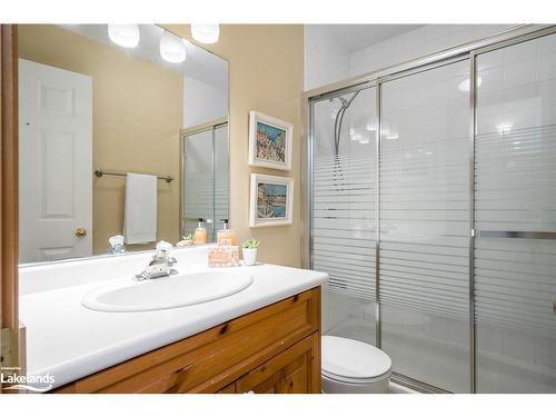 11 Wickens Lane, Thornbury, ON - Indoor Photo Showing Bathroom