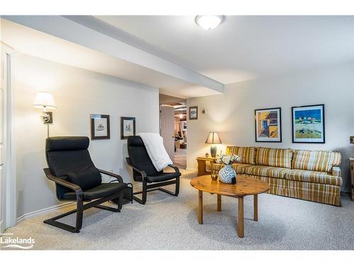 11 Wickens Lane, Thornbury, ON - Indoor Photo Showing Living Room