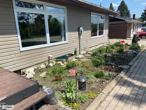 27 John Street, Burk'S Falls, ON - Outdoor With Deck Patio Veranda With Exterior