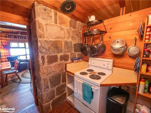 15548 Georgian Bay Shore, Georgian Bay, ON - Indoor Photo Showing Kitchen