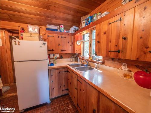 15548 Georgian Bay Shore, Georgian Bay, ON - Indoor Photo Showing Kitchen With Double Sink