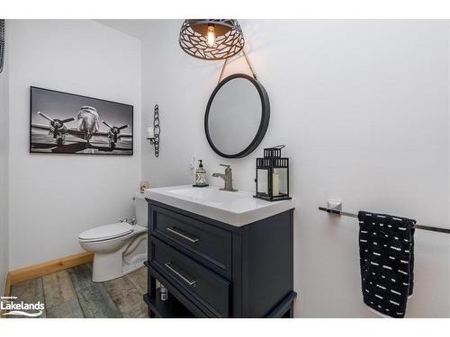 15 Rue De Parc, Tiny Twp, ON - Indoor Photo Showing Bathroom