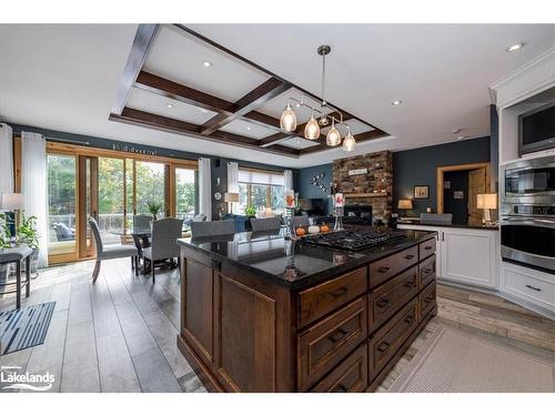 15 Rue De Parc, Tiny Twp, ON - Indoor Photo Showing Kitchen