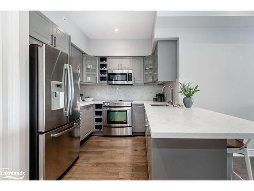 406-44 Ferndale Drive S, Barrie, ON - Indoor Photo Showing Kitchen With Stainless Steel Kitchen With Upgraded Kitchen