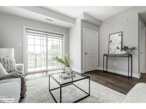 406-44 Ferndale Drive S, Barrie, ON - Indoor Photo Showing Living Room