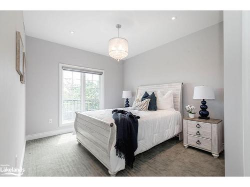 406-44 Ferndale Drive S, Barrie, ON - Indoor Photo Showing Bedroom