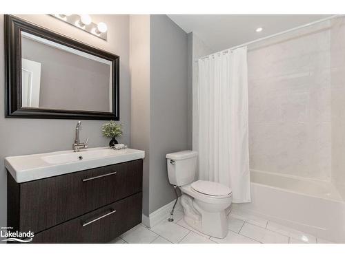 406-44 Ferndale Drive S, Barrie, ON - Indoor Photo Showing Bathroom