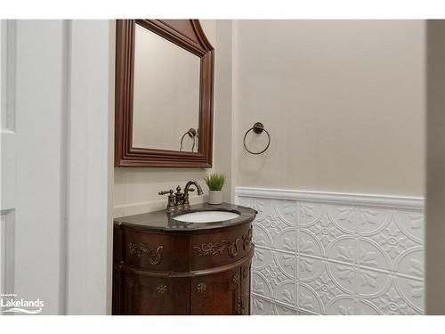 3940 County Road 88, Bradford, ON - Indoor Photo Showing Bathroom