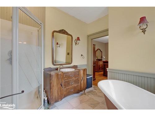 3940 County Road 88, Bradford, ON - Indoor Photo Showing Bathroom