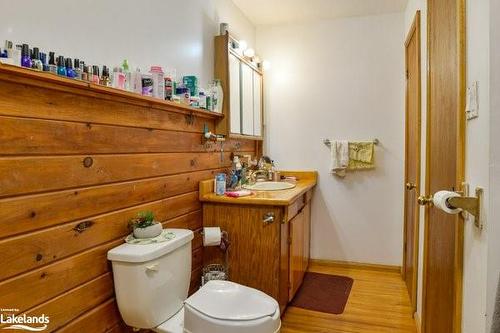 19 Henry Street, Huntsville, ON - Indoor Photo Showing Bathroom