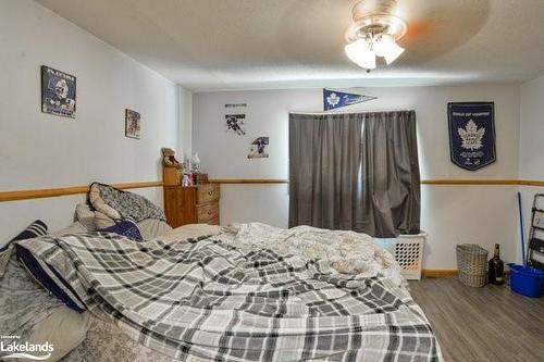 19 Henry Street, Huntsville, ON - Indoor Photo Showing Bedroom