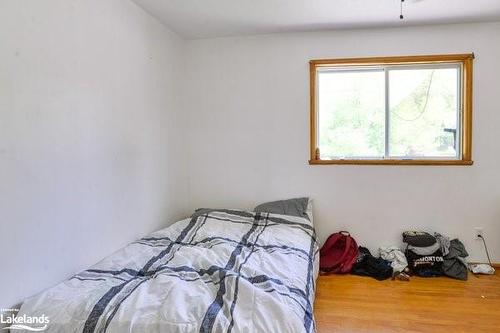 19 Henry Street, Huntsville, ON - Indoor Photo Showing Bedroom