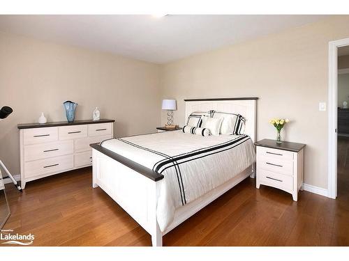 1-24 Albery Court, Meaford, ON - Indoor Photo Showing Bedroom