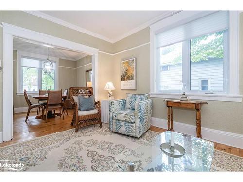 19 Fox Street, Penetanguishene, ON - Indoor Photo Showing Living Room