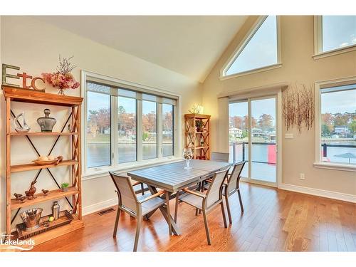 22 10Th Street S Street, Wasaga Beach, ON - Indoor Photo Showing Dining Room