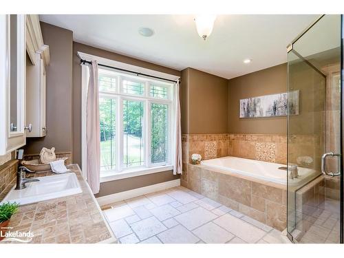 1650 Golf Link Road, Midland, ON - Indoor Photo Showing Bathroom