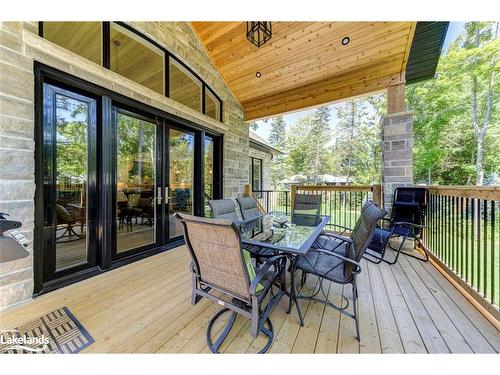 833 Eastdale Drive, Wasaga Beach, ON - Outdoor With Deck Patio Veranda With Exterior