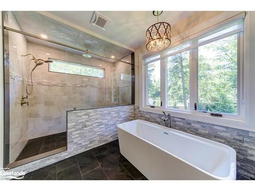 833 Eastdale Drive, Wasaga Beach, ON - Indoor Photo Showing Bathroom