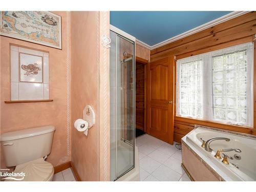 304399 South Line, Priceville, ON - Indoor Photo Showing Bathroom