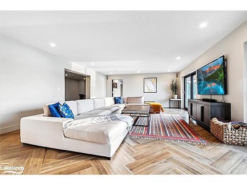 47B George Hunt Memorial Drive, Parry Sound, ON - Indoor Photo Showing Living Room