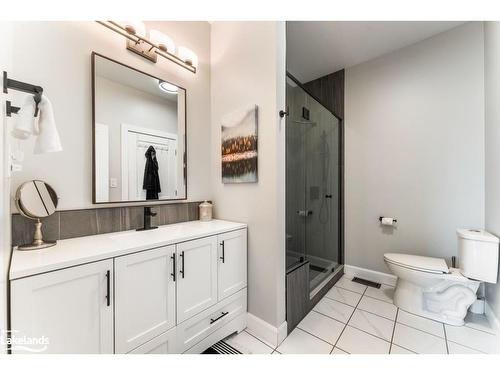 15 Cairns Crescent, Huntsville, ON - Indoor Photo Showing Bathroom