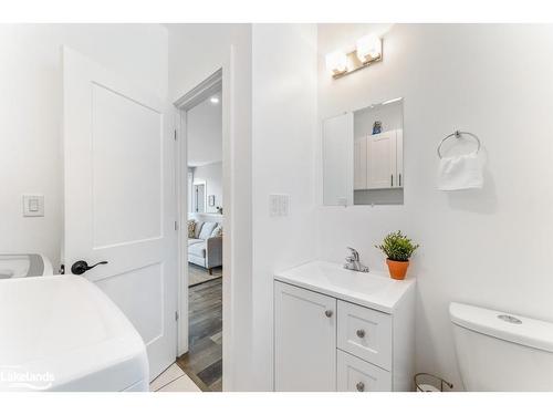 15 Cairns Crescent, Huntsville, ON - Indoor Photo Showing Bathroom