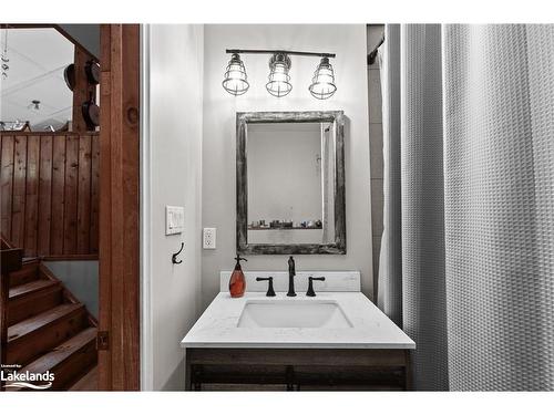 32 Pine Ridge Trail, Oro-Medonte, ON - Indoor Photo Showing Bathroom