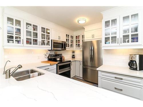 18-44 Trott Boulevard, Collingwood, ON - Indoor Photo Showing Kitchen With Double Sink