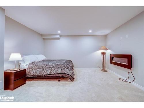 44 Lett Avenue, Collingwood, ON - Indoor Photo Showing Bedroom