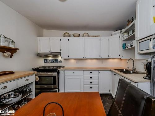 120 David Street, Gravenhurst, ON - Indoor Photo Showing Kitchen With Double Sink