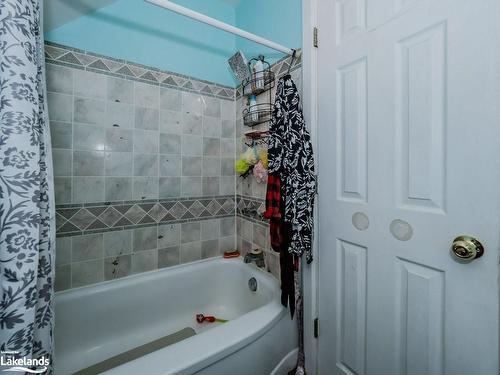 120 David Street, Gravenhurst, ON - Indoor Photo Showing Bathroom