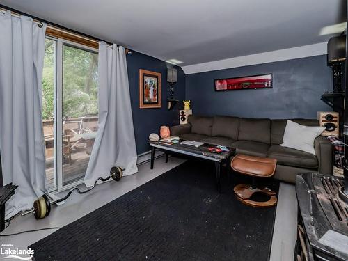 120 David Street, Gravenhurst, ON - Indoor Photo Showing Living Room