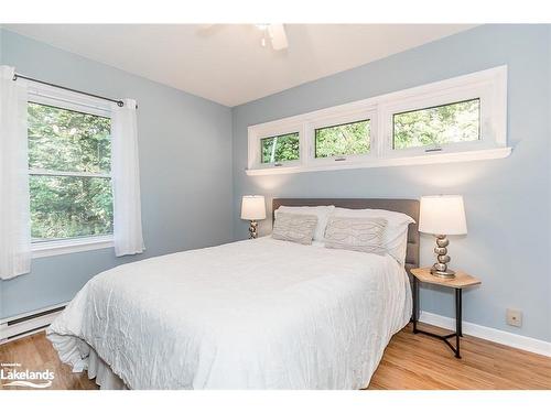 229 Bruce Road 23, Kincardine, ON - Indoor Photo Showing Bedroom