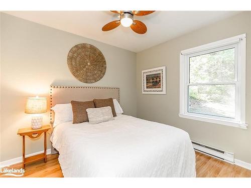 229 Bruce Road 23, Kincardine, ON - Indoor Photo Showing Bedroom