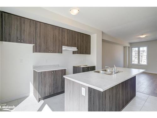 89 Surf Drive, Wasaga Beach, ON - Indoor Photo Showing Kitchen With Double Sink