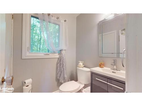 3 Oak Street, Bancroft, ON - Indoor Photo Showing Bathroom