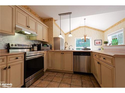 1 Kirbys Way, Huntsville, ON - Indoor Photo Showing Kitchen With Stainless Steel Kitchen