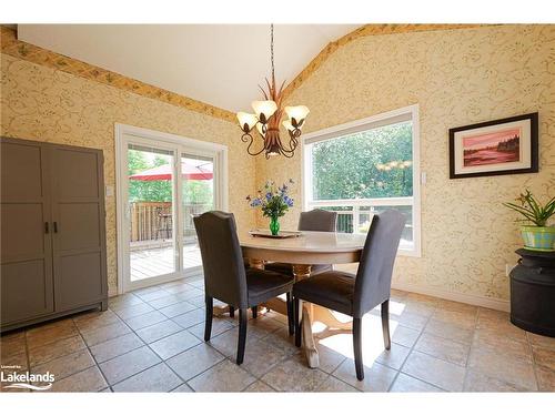 1 Kirbys Way, Huntsville, ON - Indoor Photo Showing Dining Room