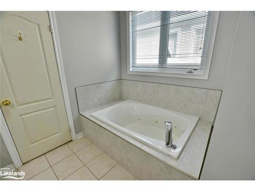 66 White Sands Way, Wasaga Beach, ON - Indoor Photo Showing Bathroom