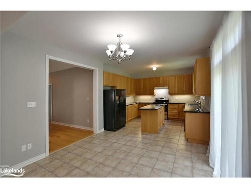 66 White Sands Way, Wasaga Beach, ON - Indoor Photo Showing Kitchen